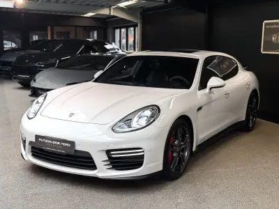 Porsche Panamera GTS 2014
