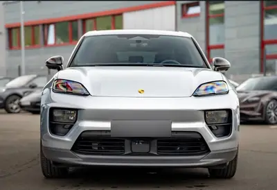 Porsche Macan 2025